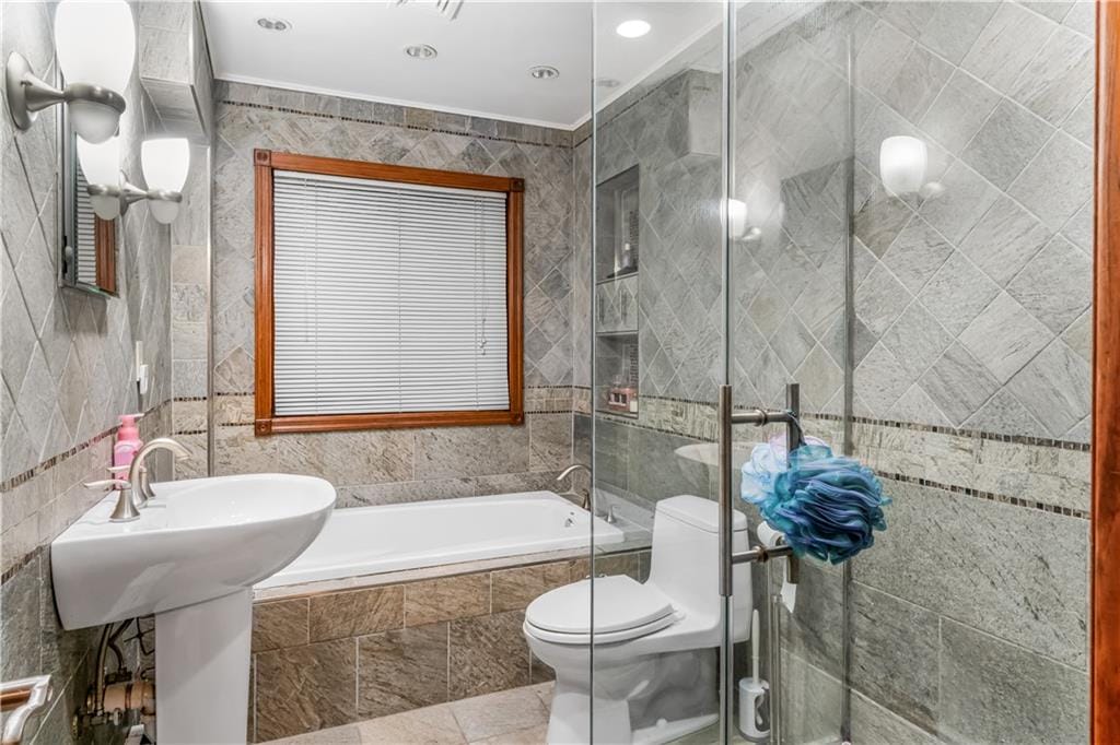 124 North Drive 124, Staten  Island, New York, 10305 image 15