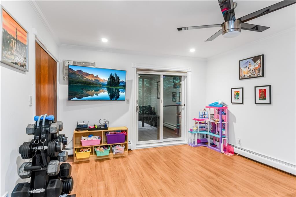 124 North Drive 124, Staten  Island, New York, 10305 image 18