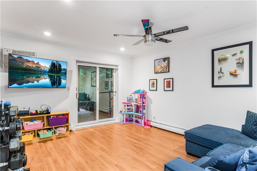 124 North Drive 124, Staten  Island, New York, 10305 image 19