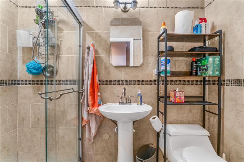 124 North Drive 124, Staten  Island, New York, 10305 image 21