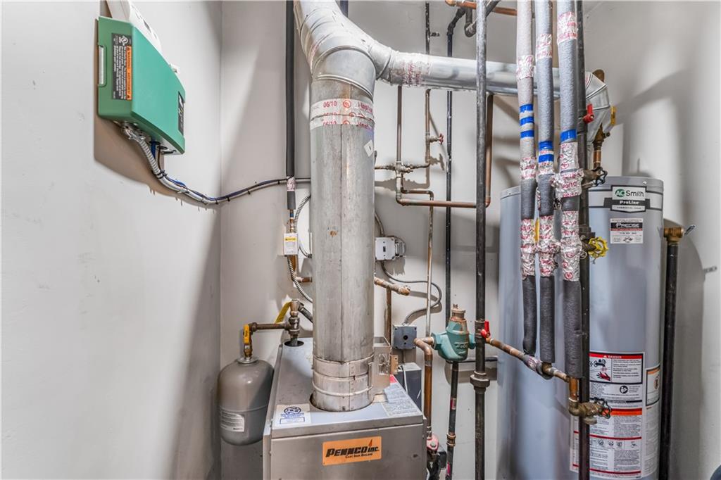 124 North Drive 124, Staten  Island, New York, 10305 image 25