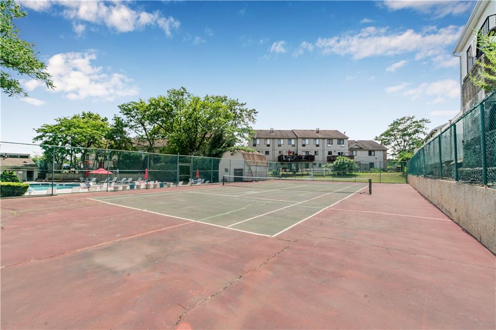 124 North Drive 124, Staten  Island, New York, 10305 image 28