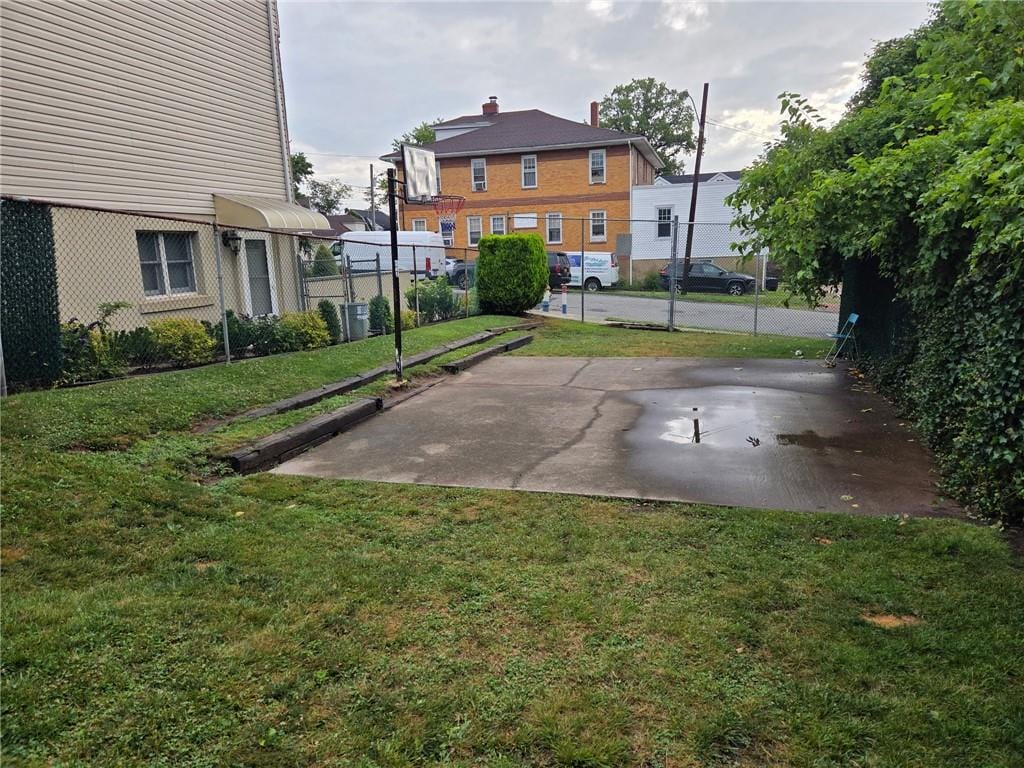 124 North Drive 124, Staten  Island, New York, 10305 image 29