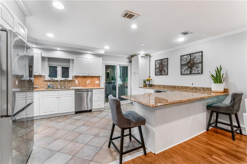 124 North Drive 124, Staten  Island, New York, 10305 image 7