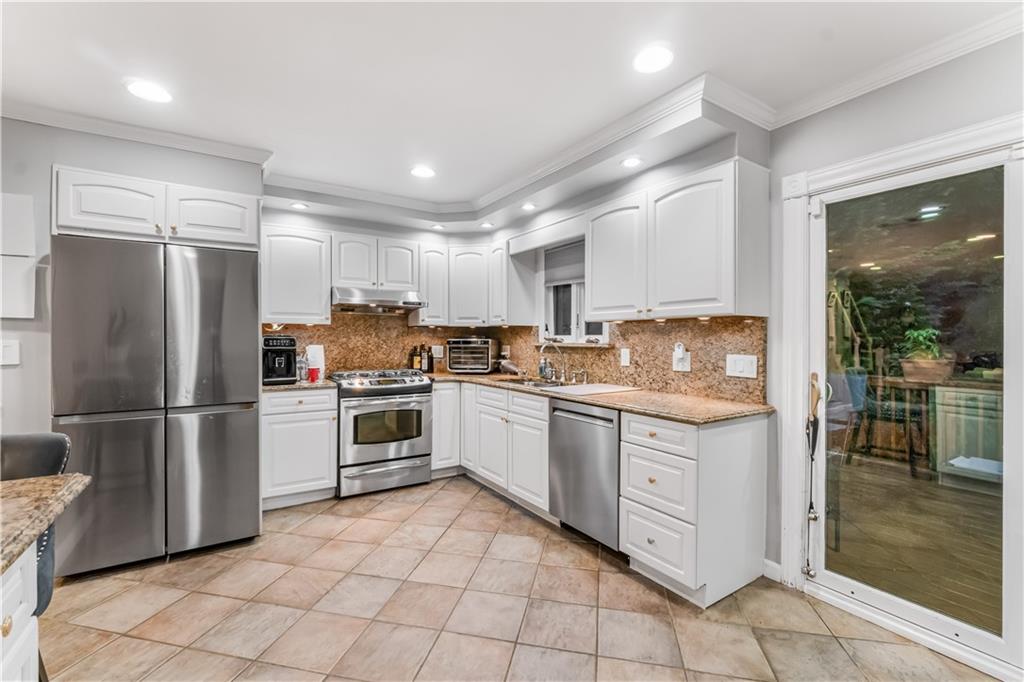 124 North Drive 124, Staten  Island, New York, 10305 image 8