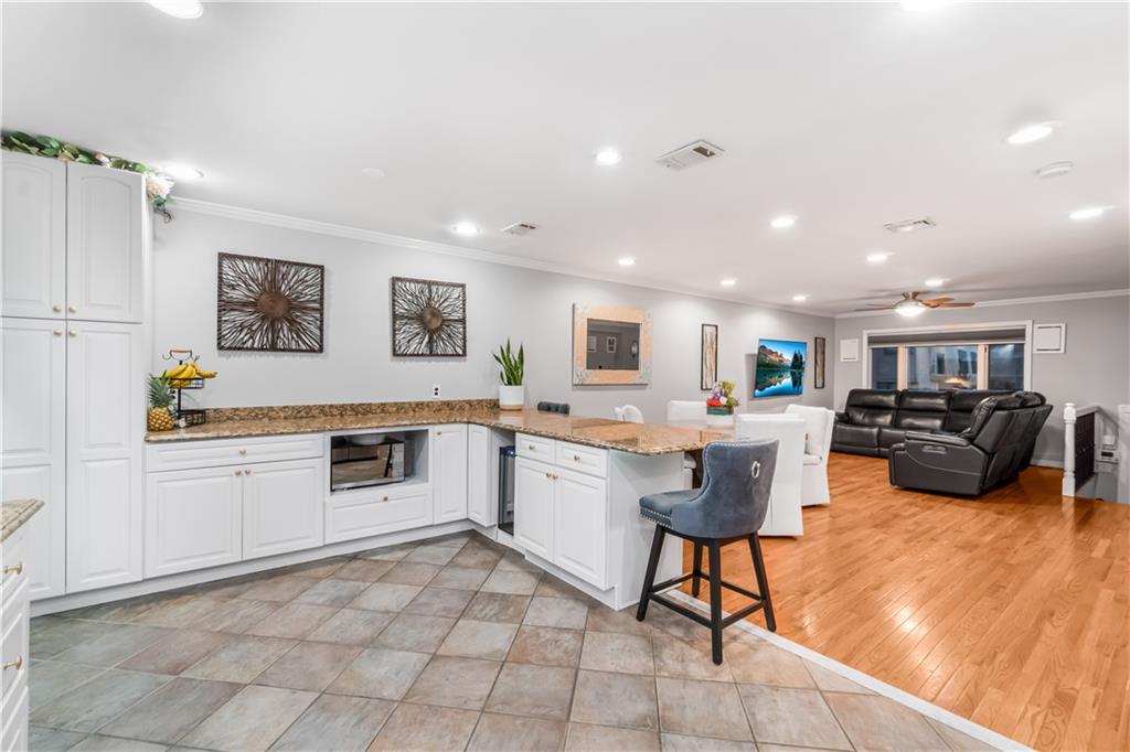 124 North Drive 124, Staten  Island, New York, 10305 image 9