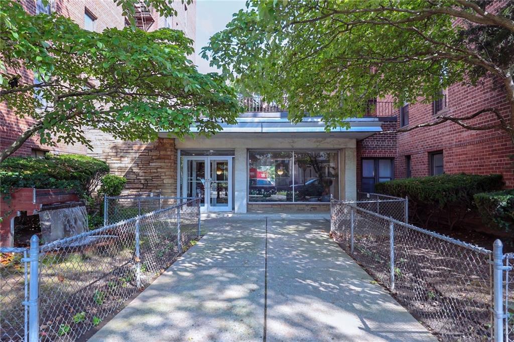 345 Webster Avenue 1O Image 1