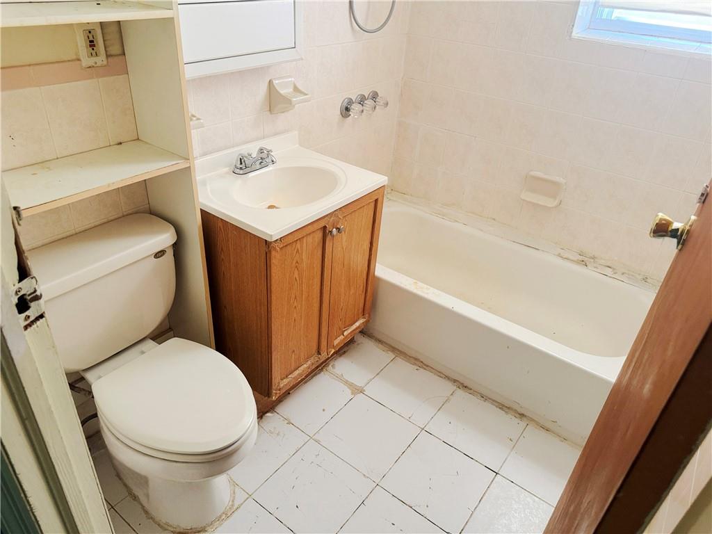 2044 Strauss Street, Brooklyn, New York, 11212 image 15