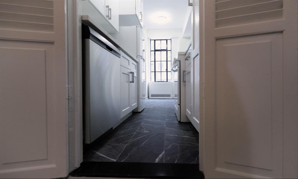 353 West 56th Street 2D, Manhattan, New York, 10019 image 10