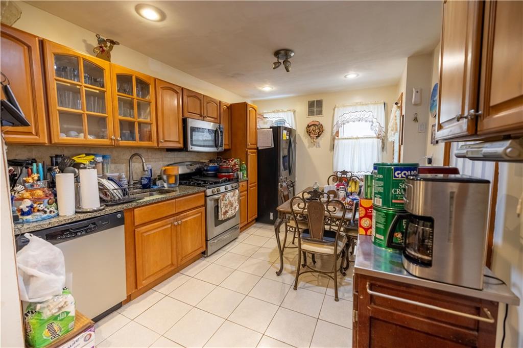 12 Vermont Court, Brooklyn, New York, 11207 image 8