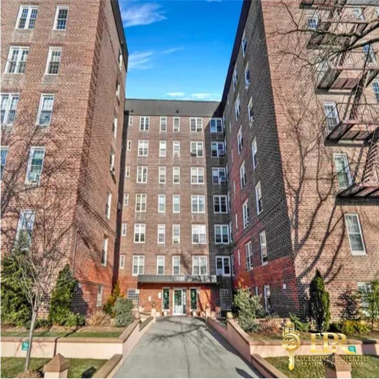 2239 Troy Avenue 2L Image 2