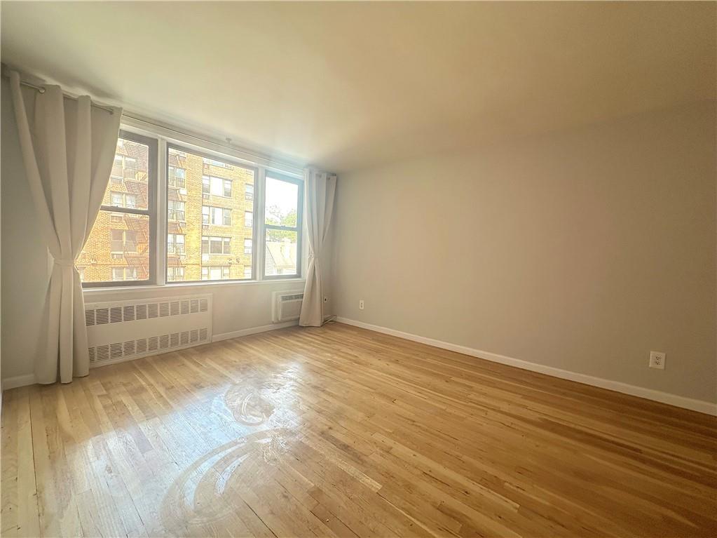 415 Beverley Road 3N Image 4