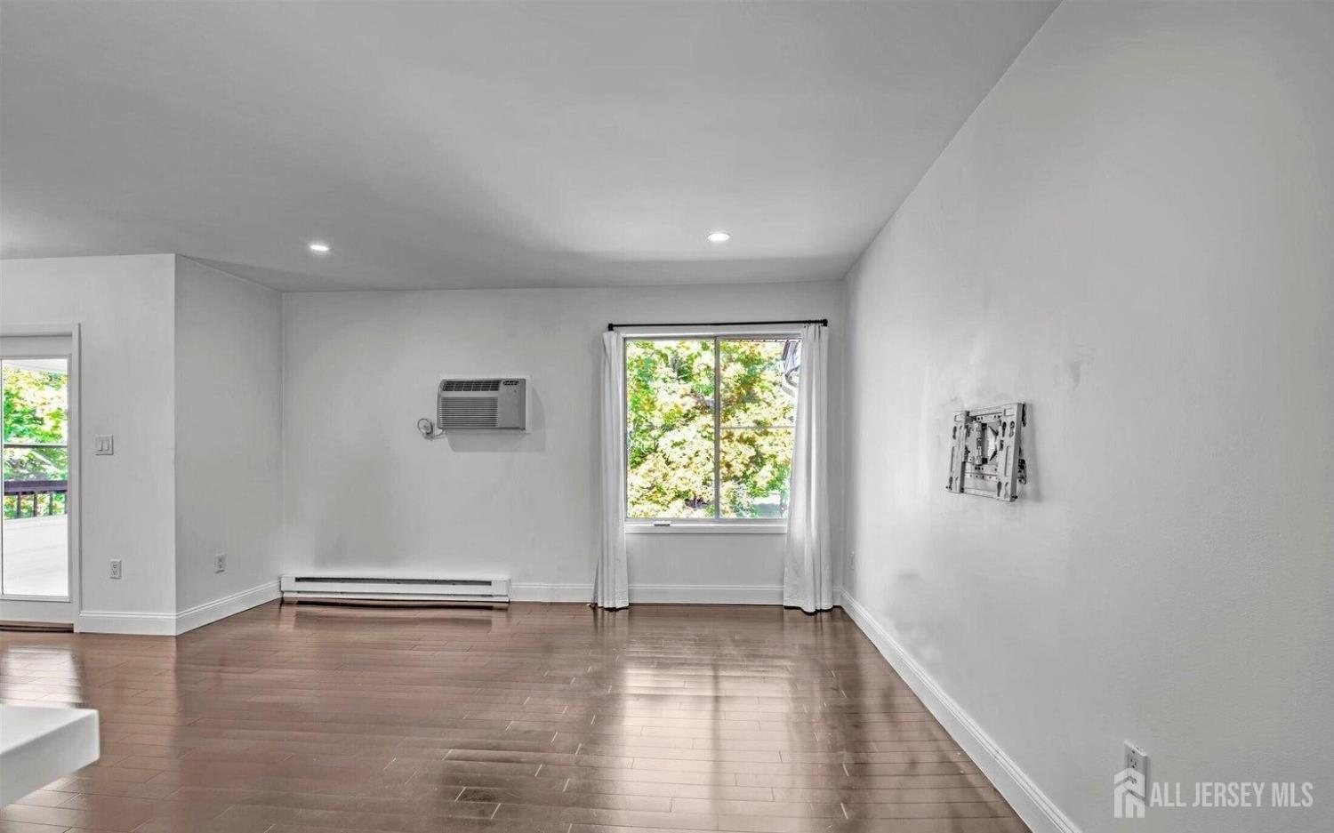 35 Amberly Drive G Image 2