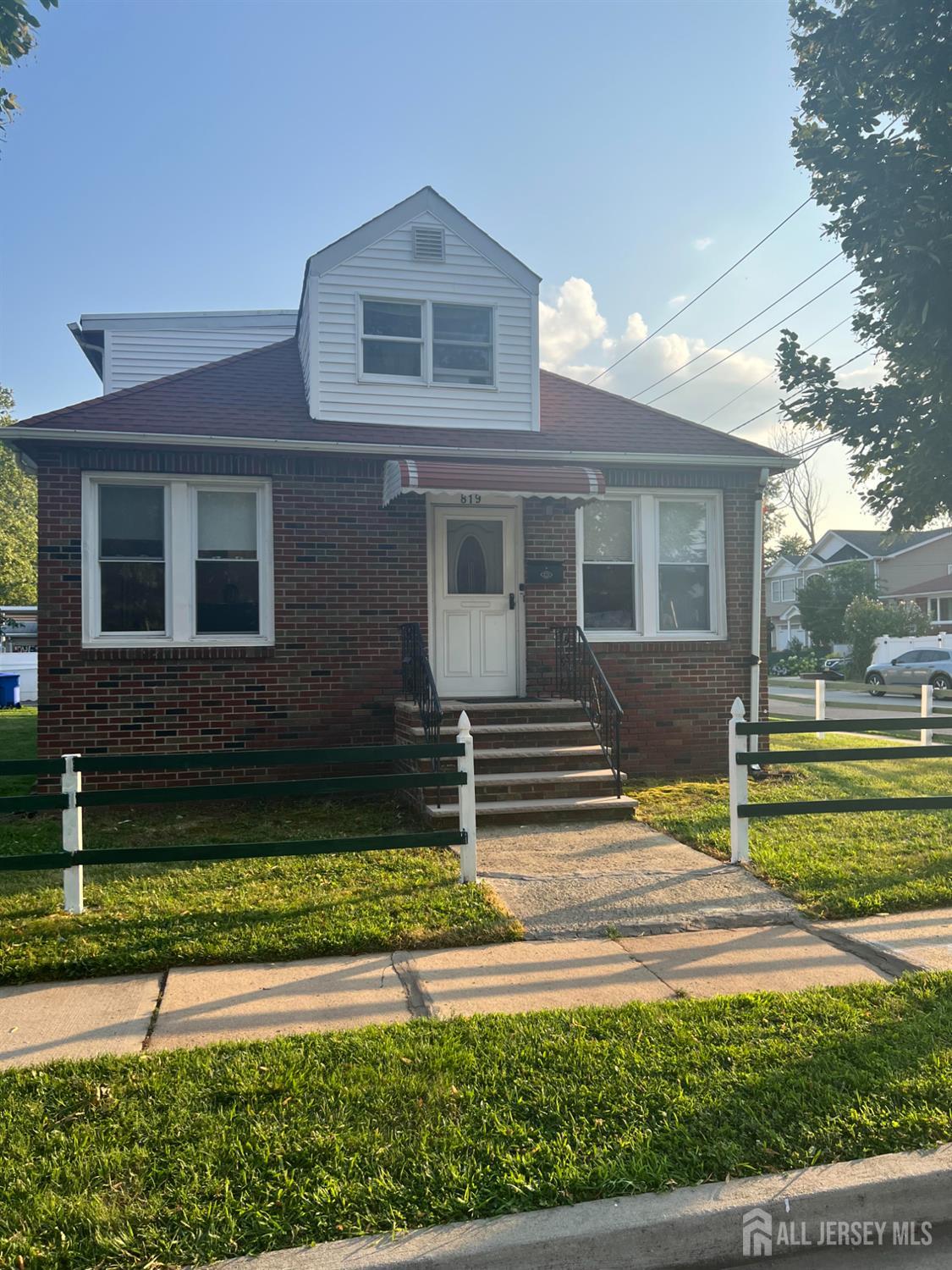 819 Carnegie Street Image 3