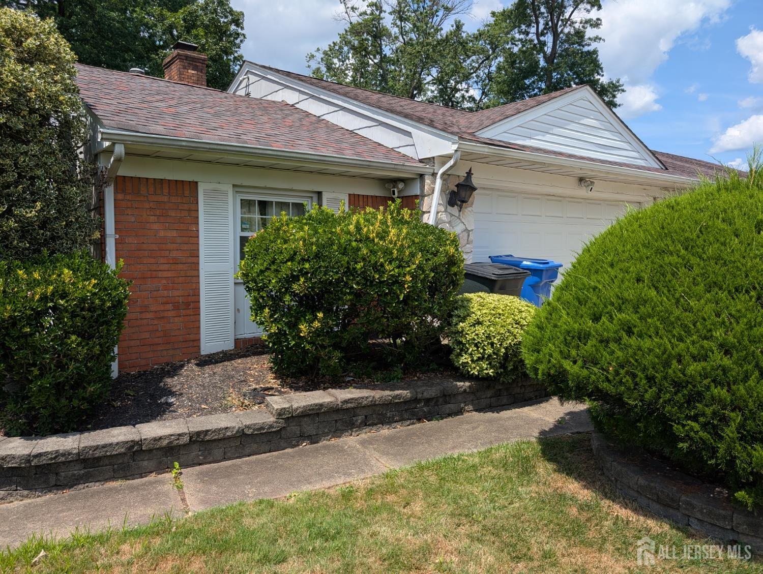 1274 Regency Place Image 3
