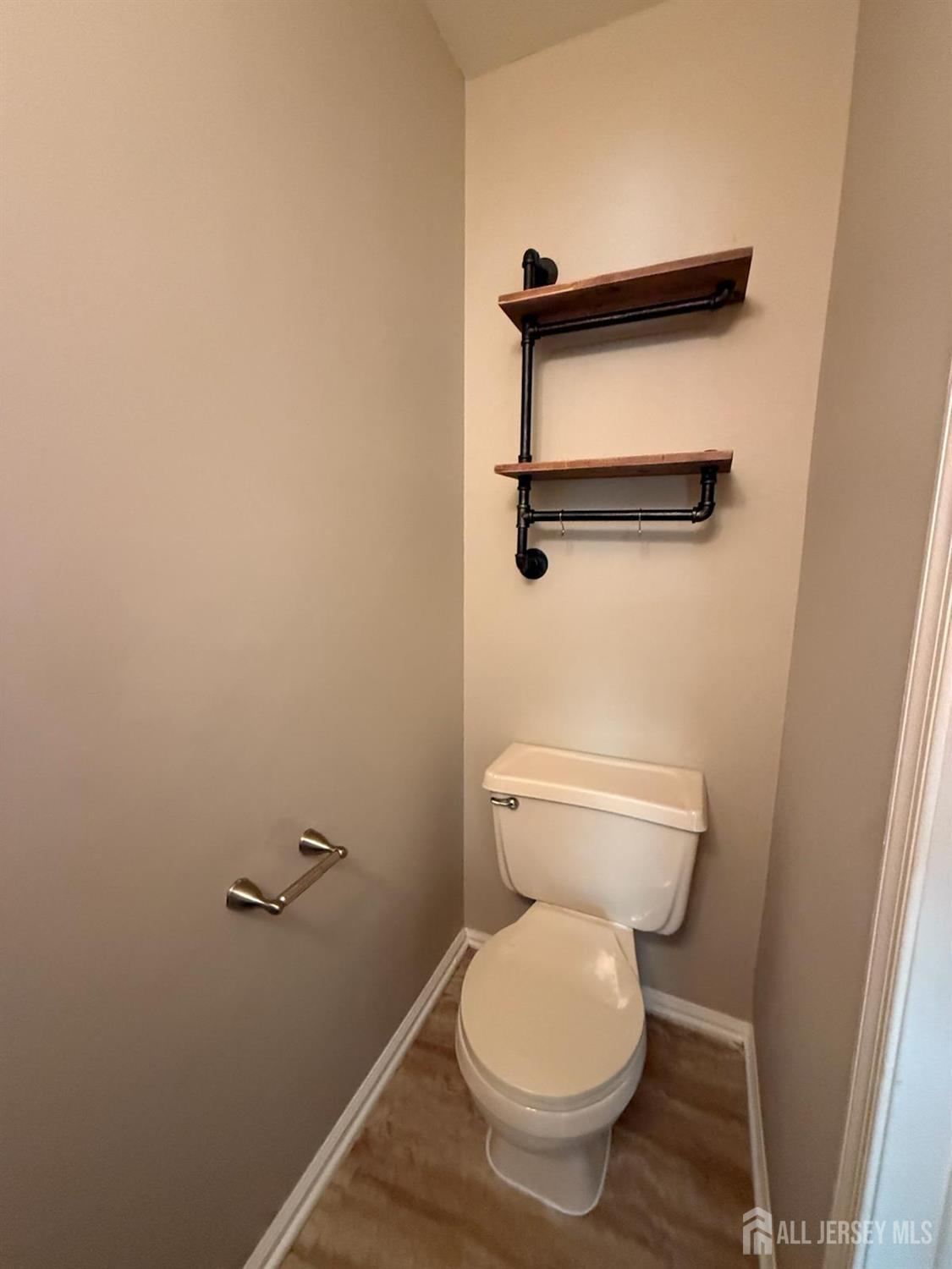 131 Albury Way, North Brunswick, NJ, 08902 image 31