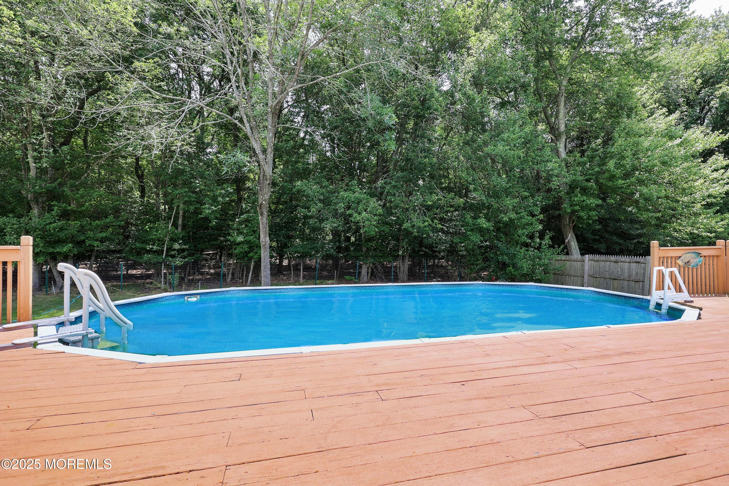 499 Laurelwood Drive Image 3