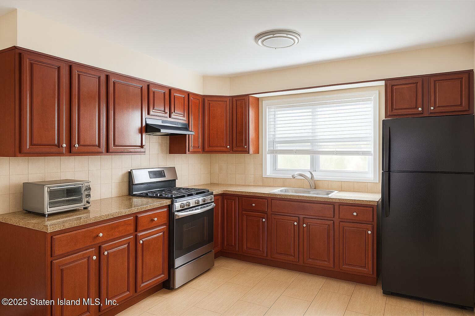 424 Cromwell Avenue Image 5