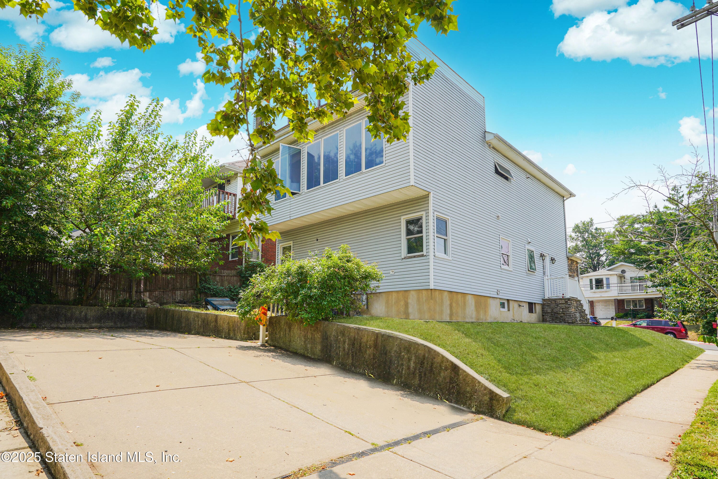 47 Rockwell Avenue Image 4