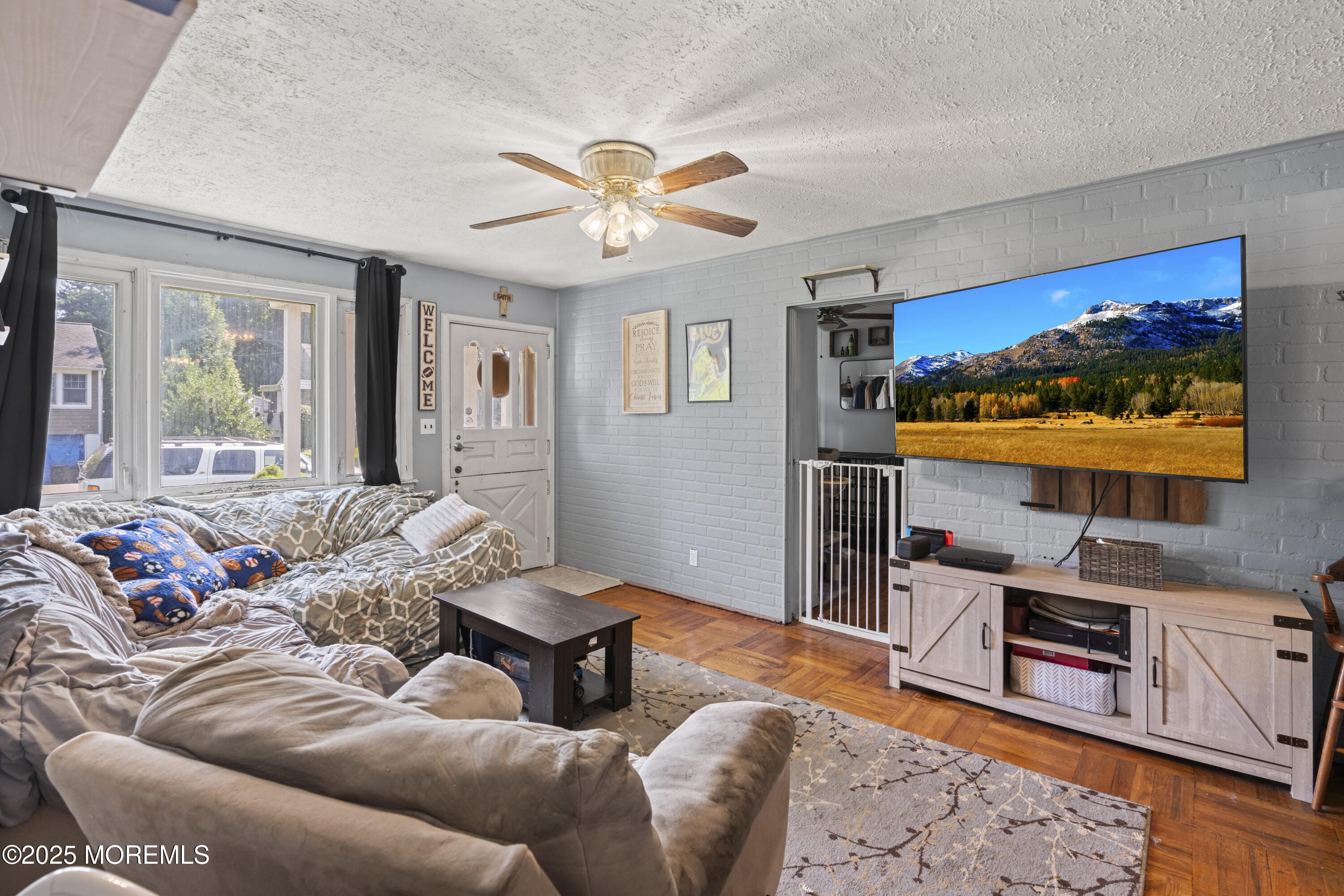 7 Valley Brook Drive Image 4