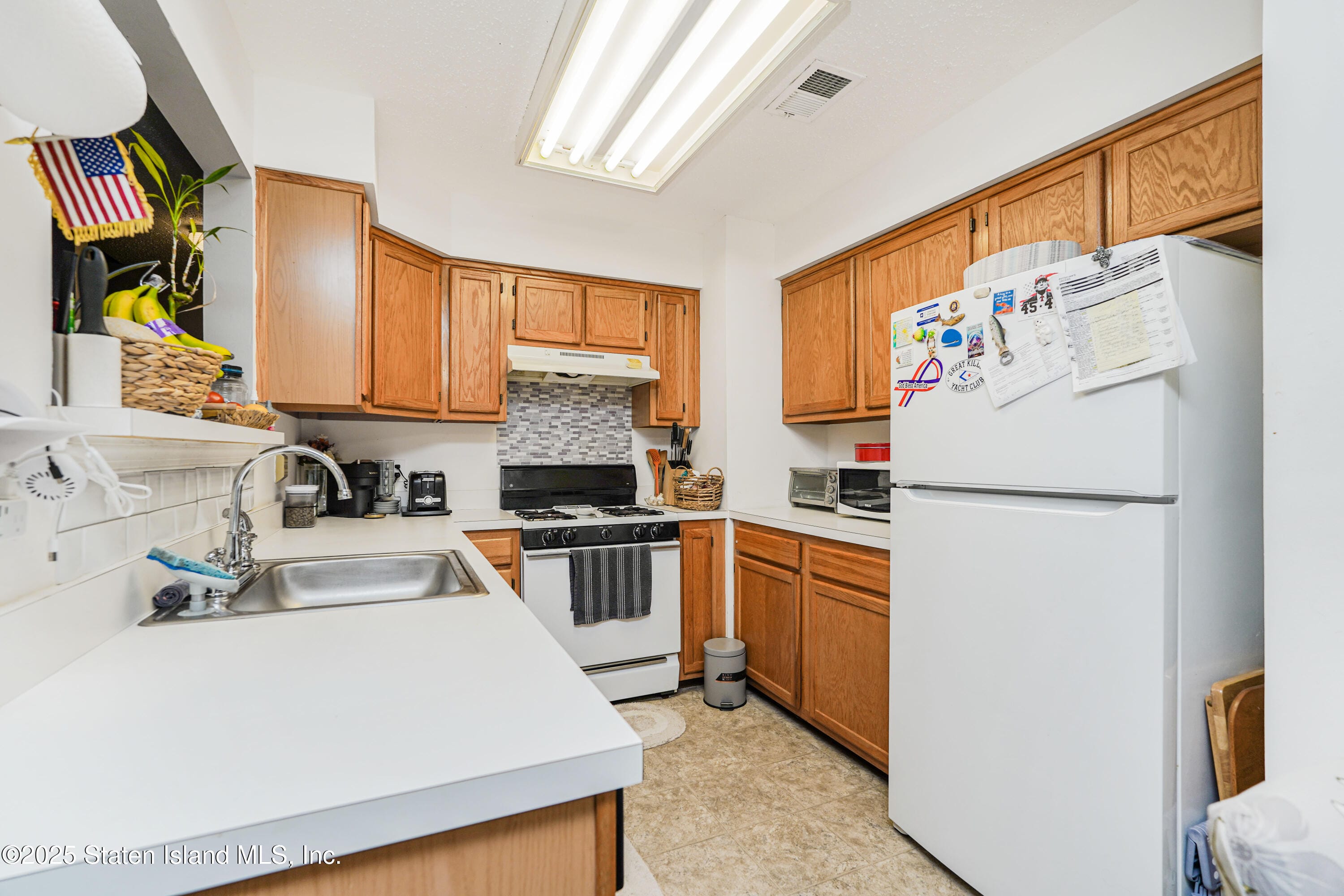 287 Jamie Lane, Staten Island, NY, 10312 image 6