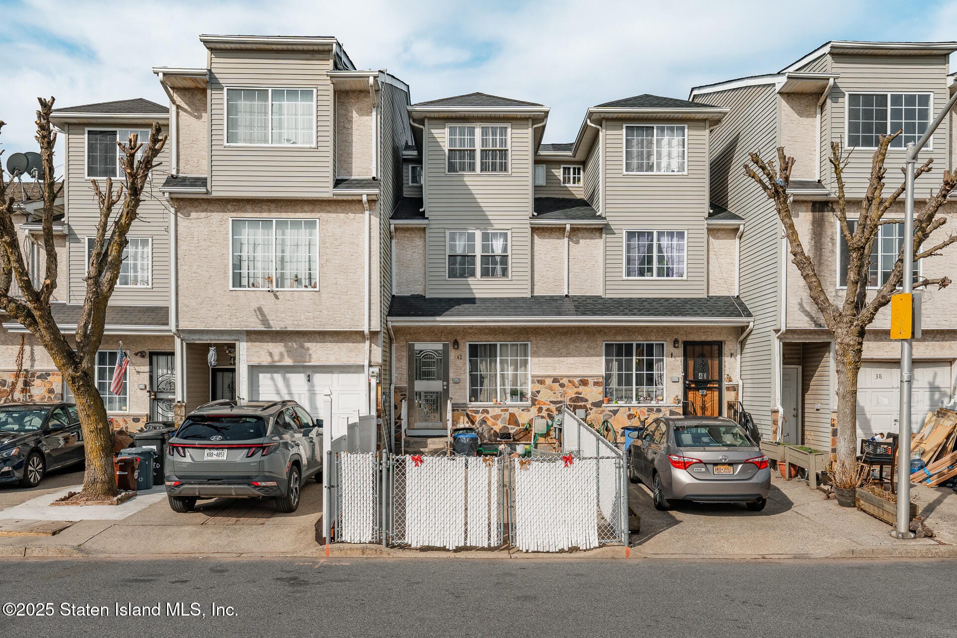 42 Studio Lane Image 1
