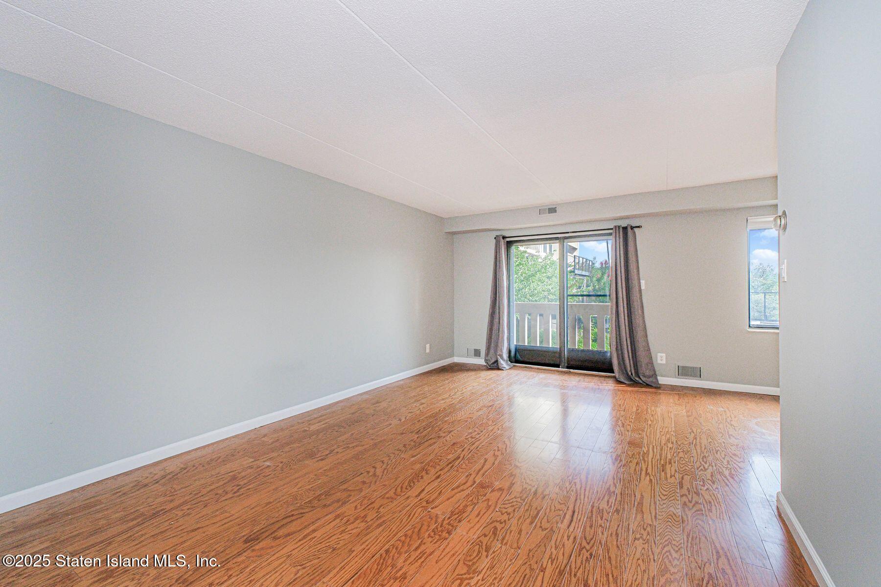 11 Windham Loop 2cc, Staten Island, NY, 10314 image 18