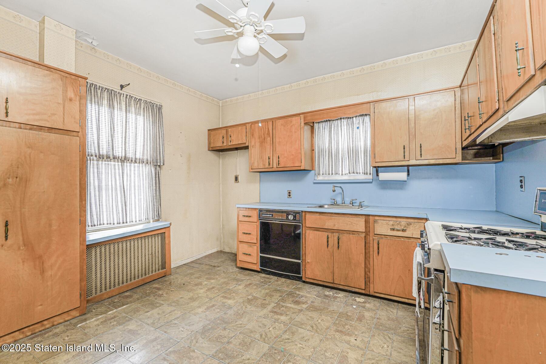 1594 Castleton Avenue, Staten Island, NY, 10302 image 13