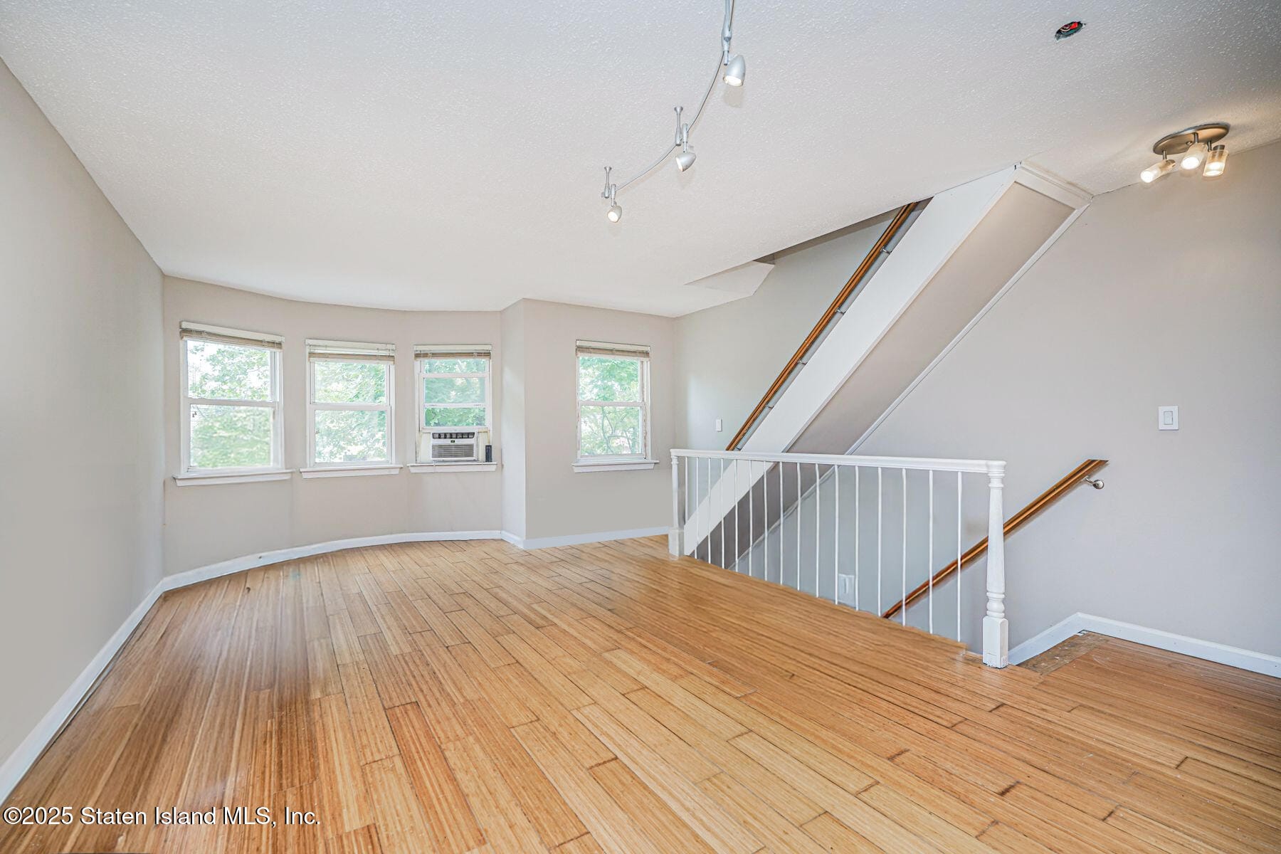 30 Oceanic Avenue Image 4