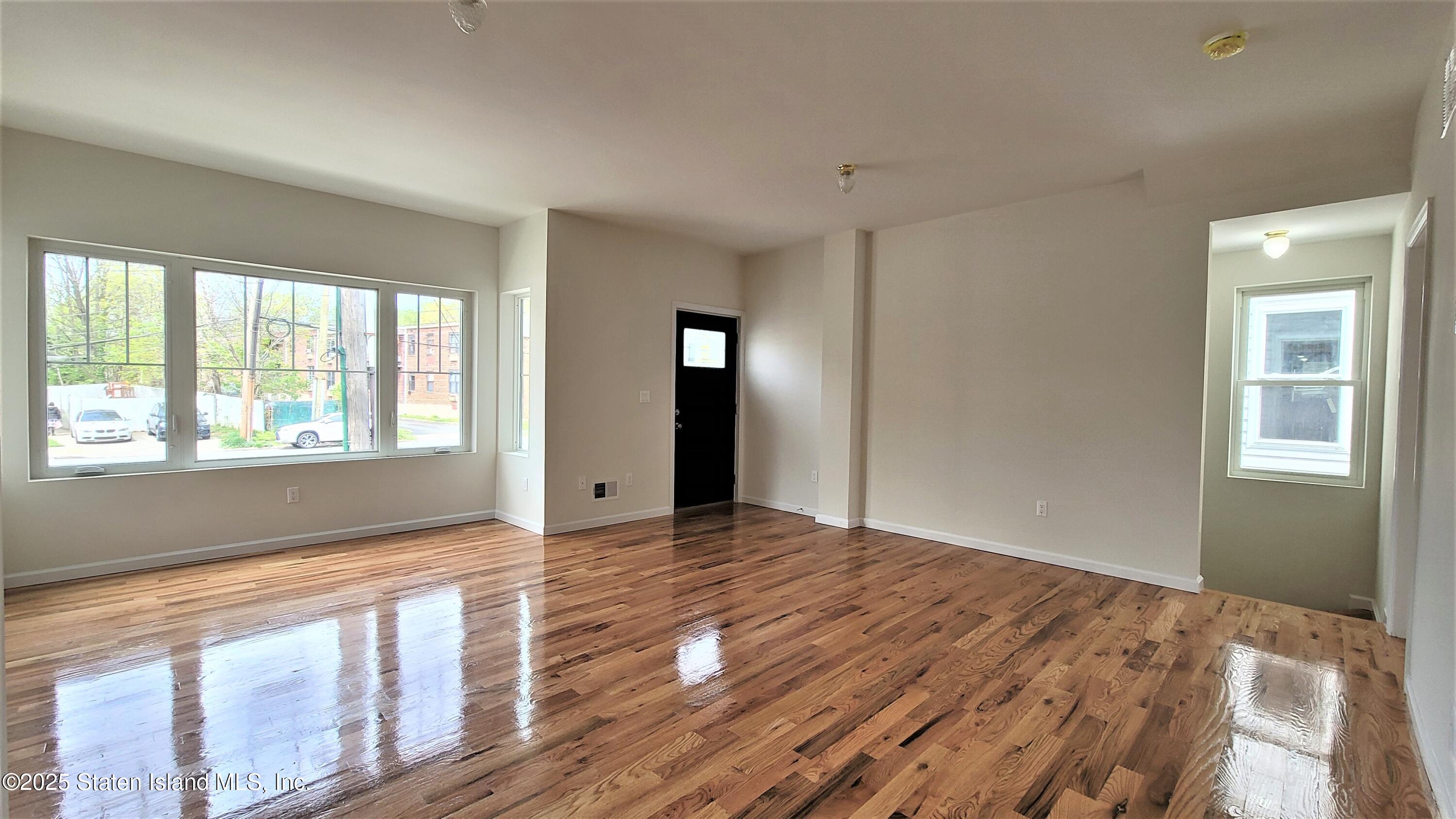 1297 Richmond Avenue Image 5