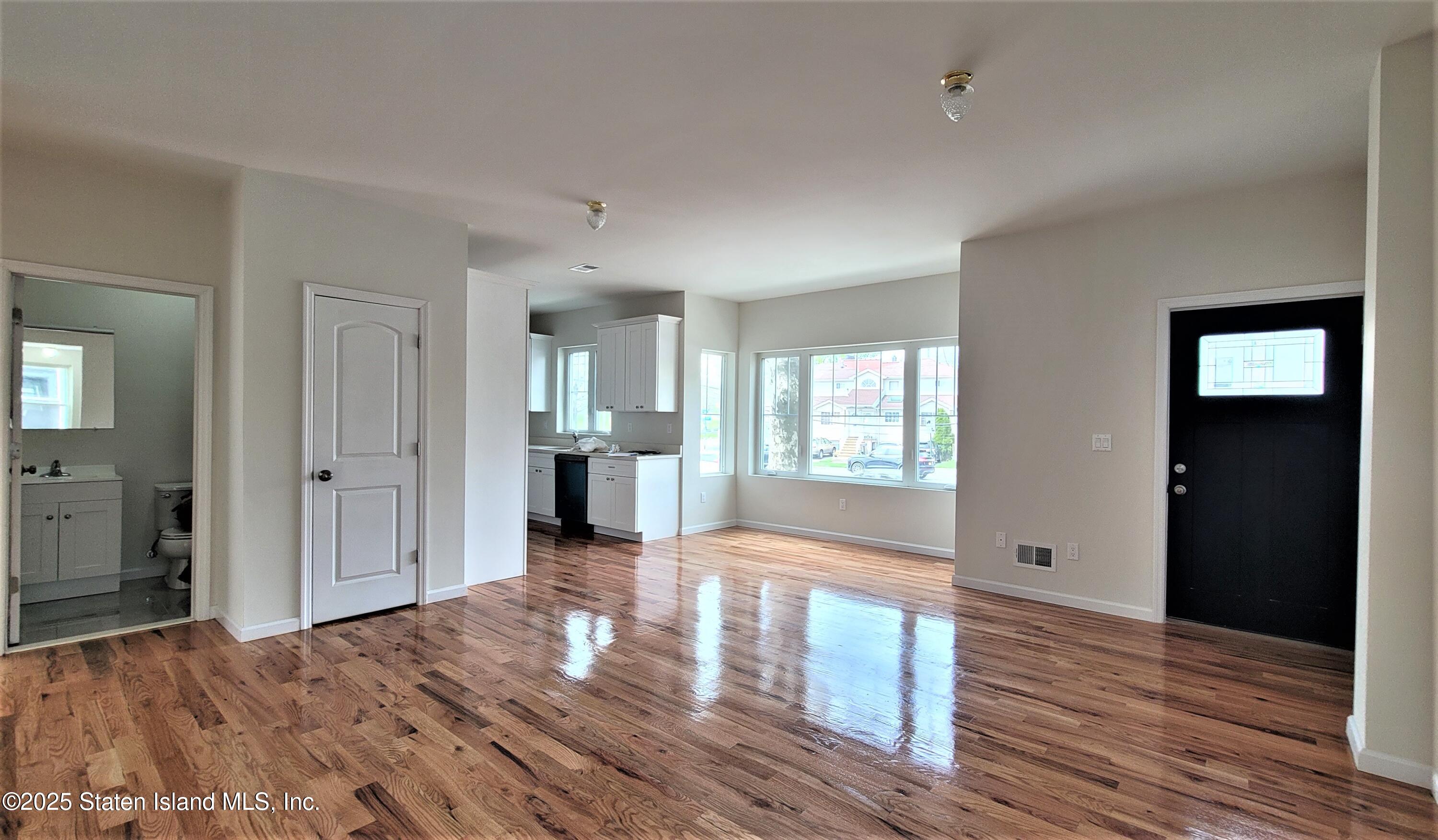 1297 Richmond Avenue Image 4