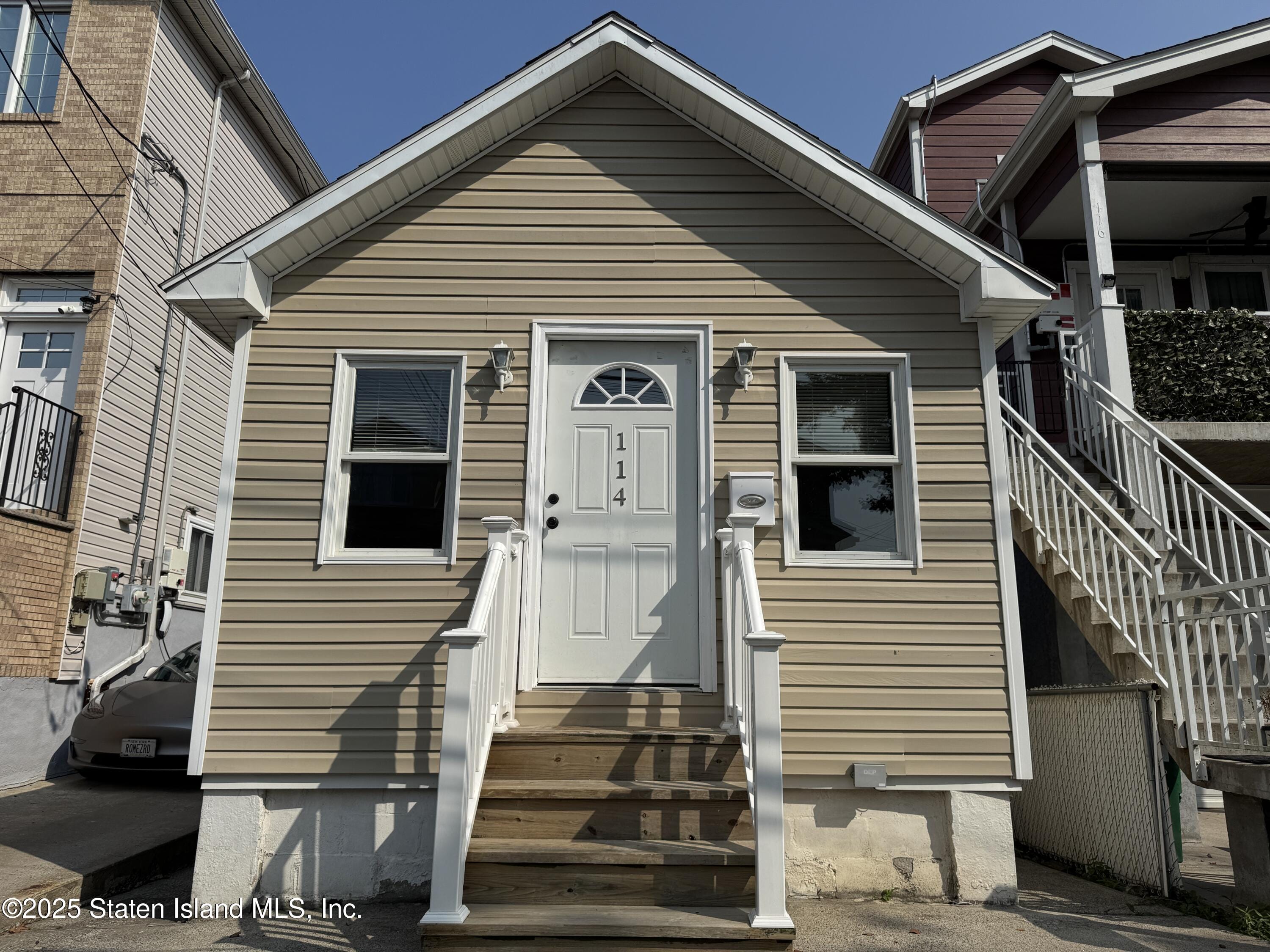 114 Baden Place Image 1