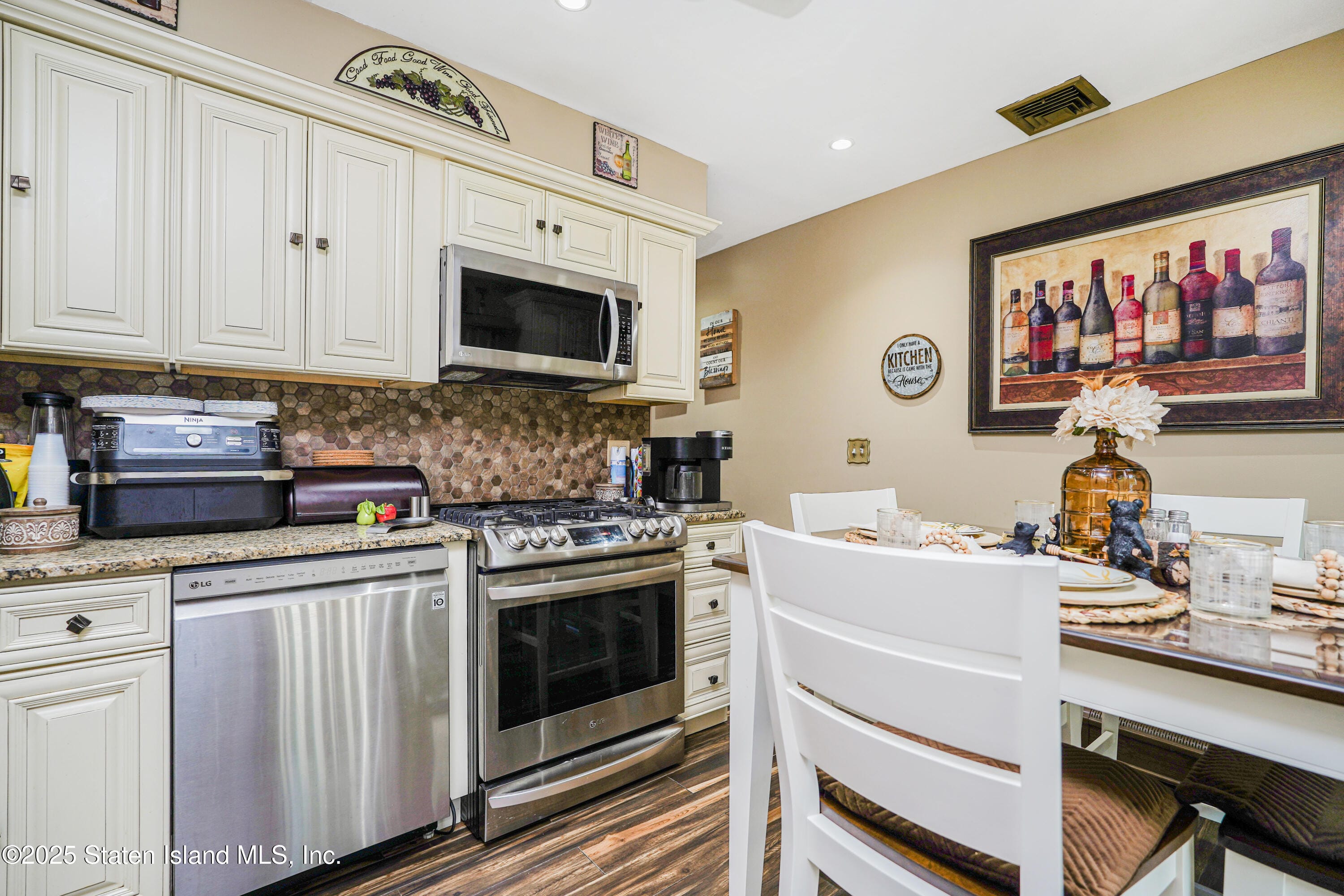 44 Betty Court, Staten Island, NY, 10303 image 10