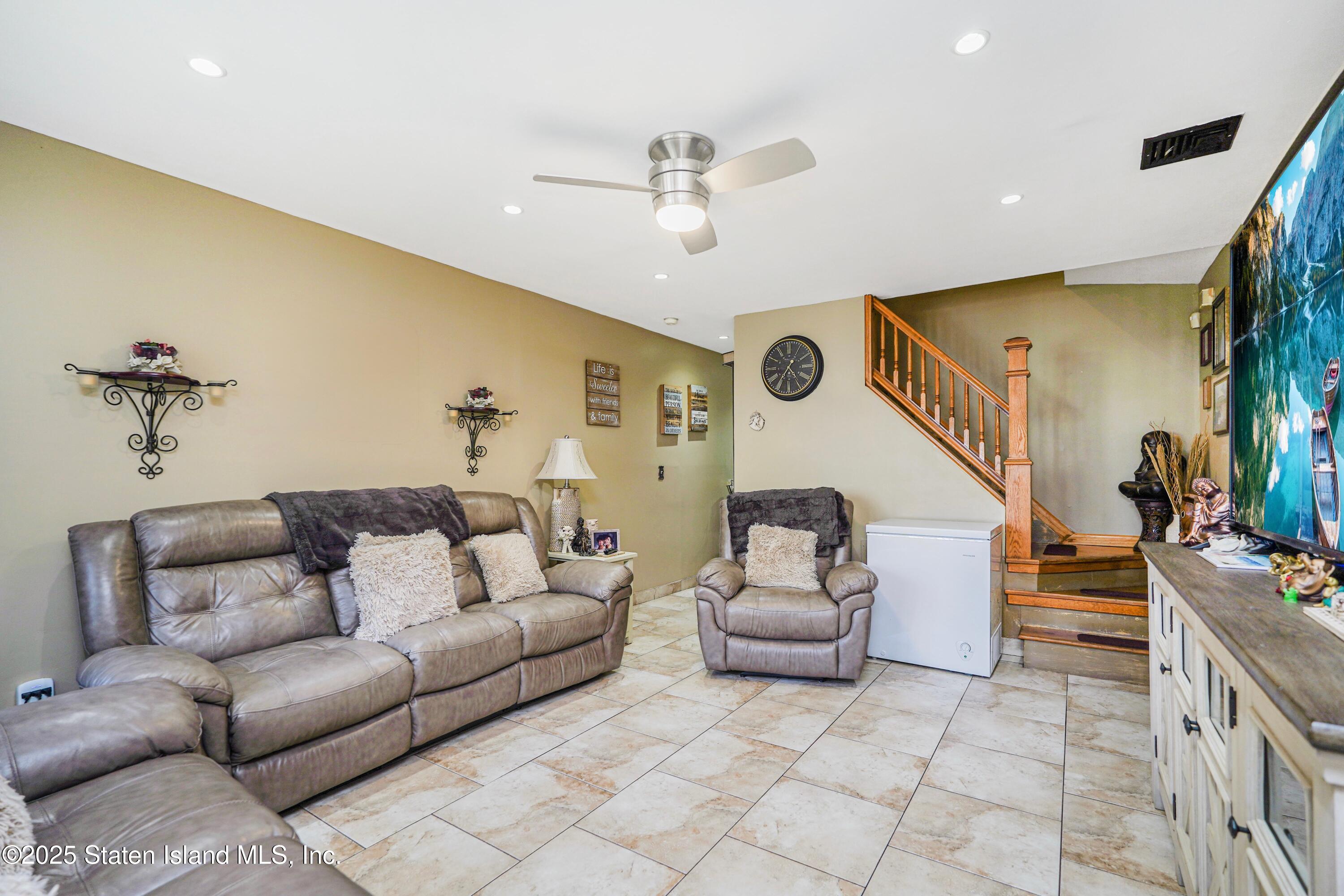 44 Betty Court, Staten Island, NY, 10303 image 6
