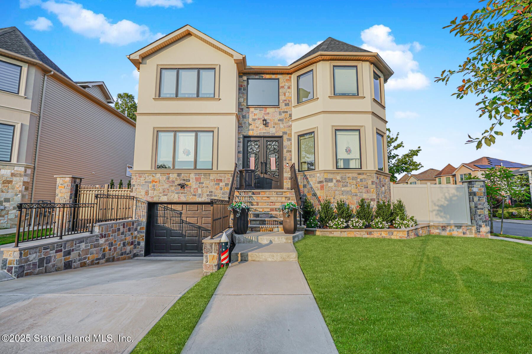 239 Vernon Avenue Image 1