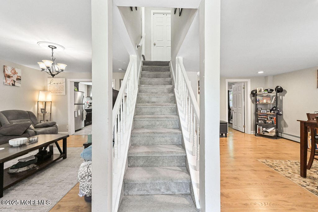 33 Oak Street Image 1