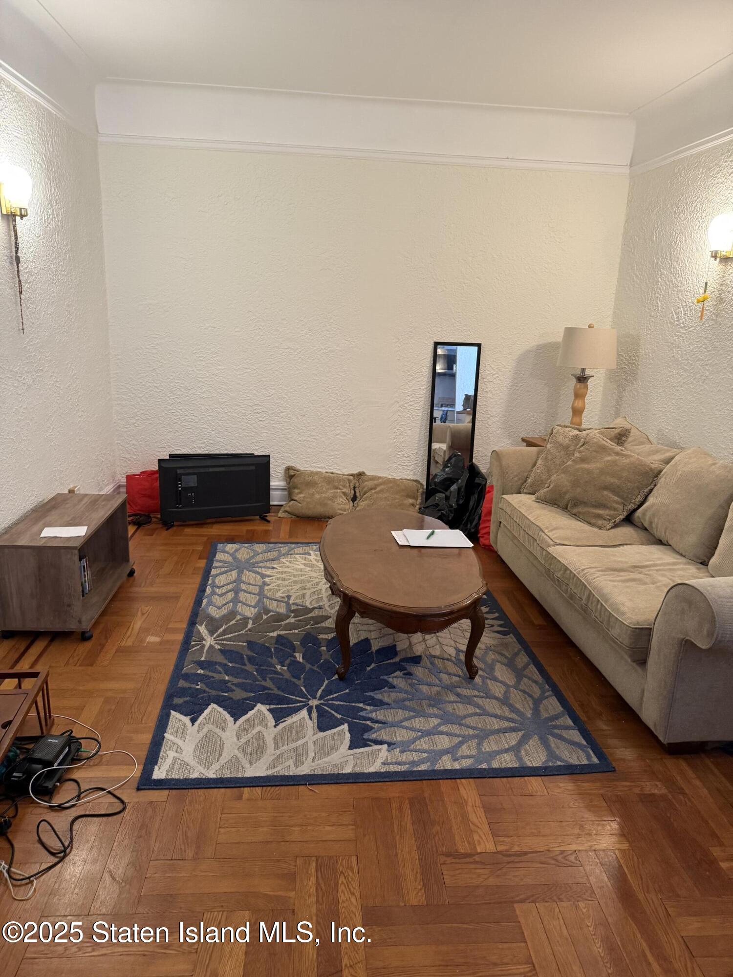 215 Hart Boulevard 4c Image 3
