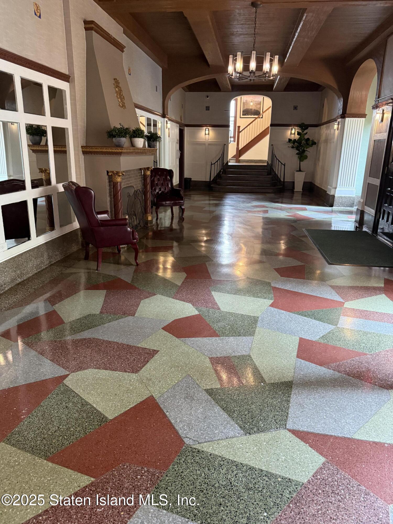 215 Hart Boulevard 4c Image 2