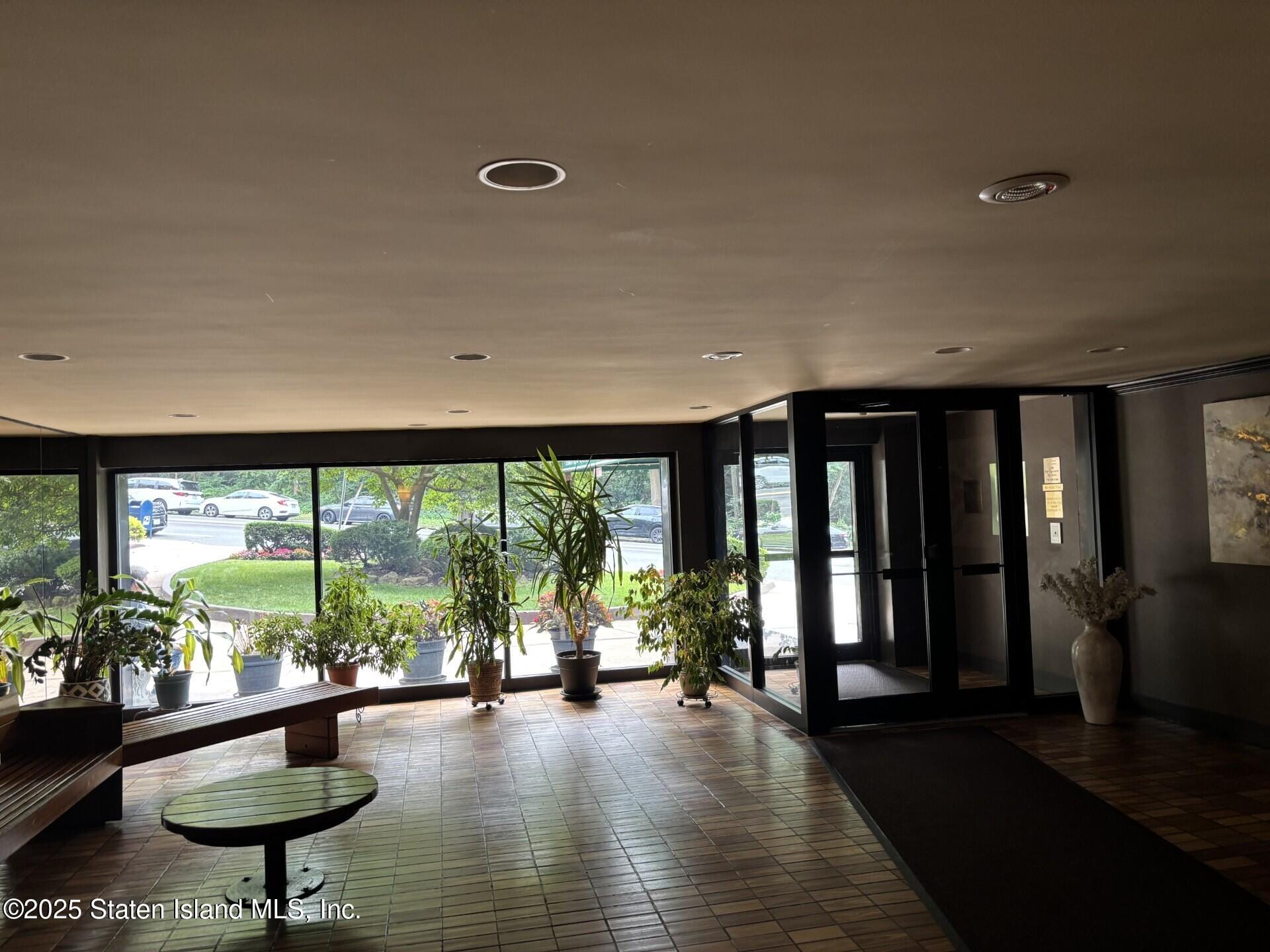 850 Howard Avenue L-J Image 5