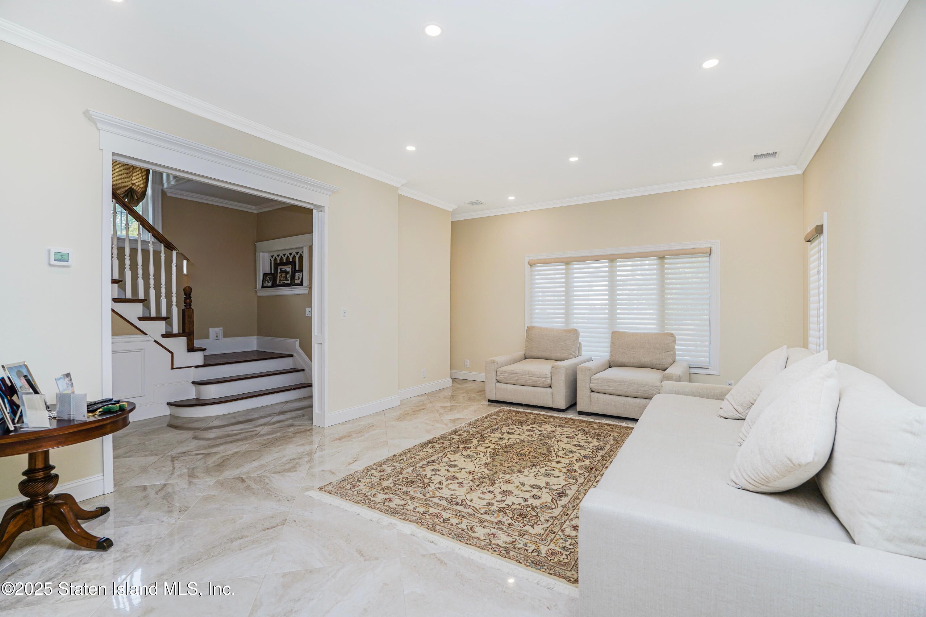 90 Alter Avenue Image 4