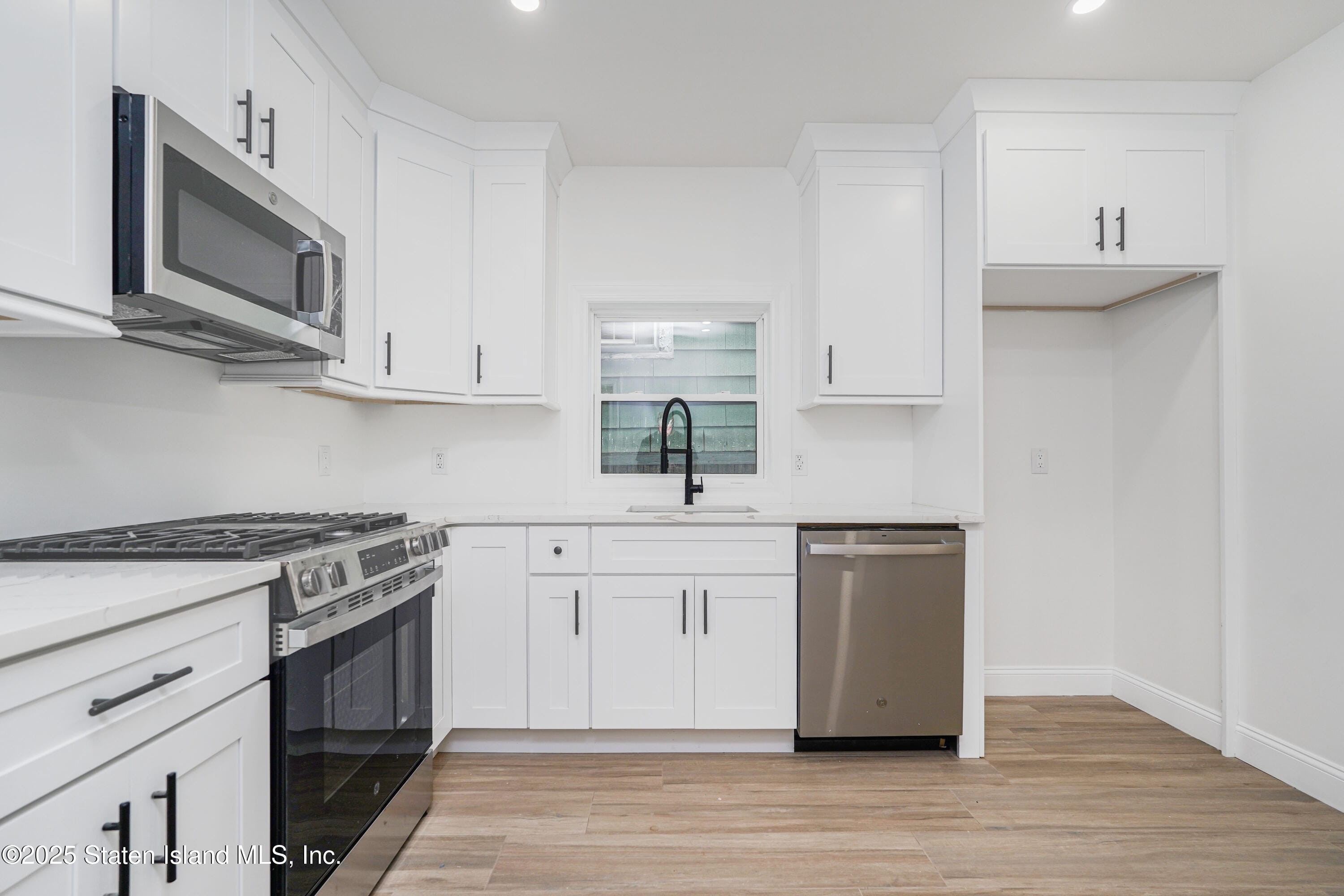 24-26 York Avenue, Staten Island, NY, 10301 image 15