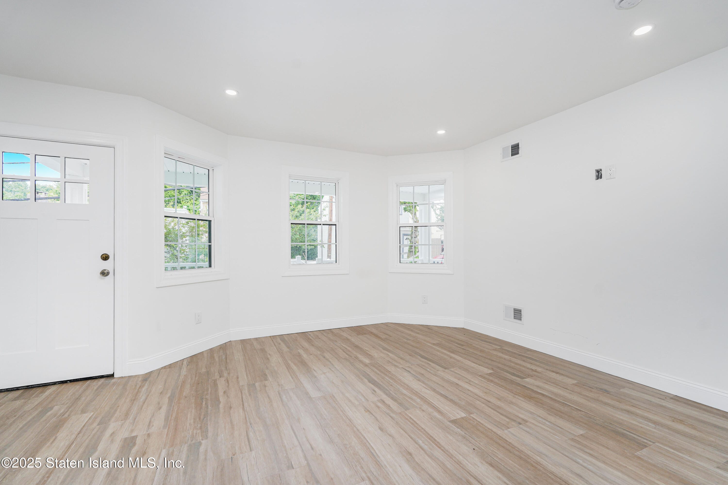 24-26 York Avenue, Staten Island, NY, 10301 image 14