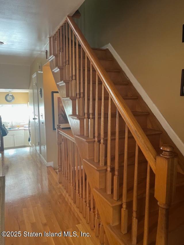 142 Alex Circle Image 1