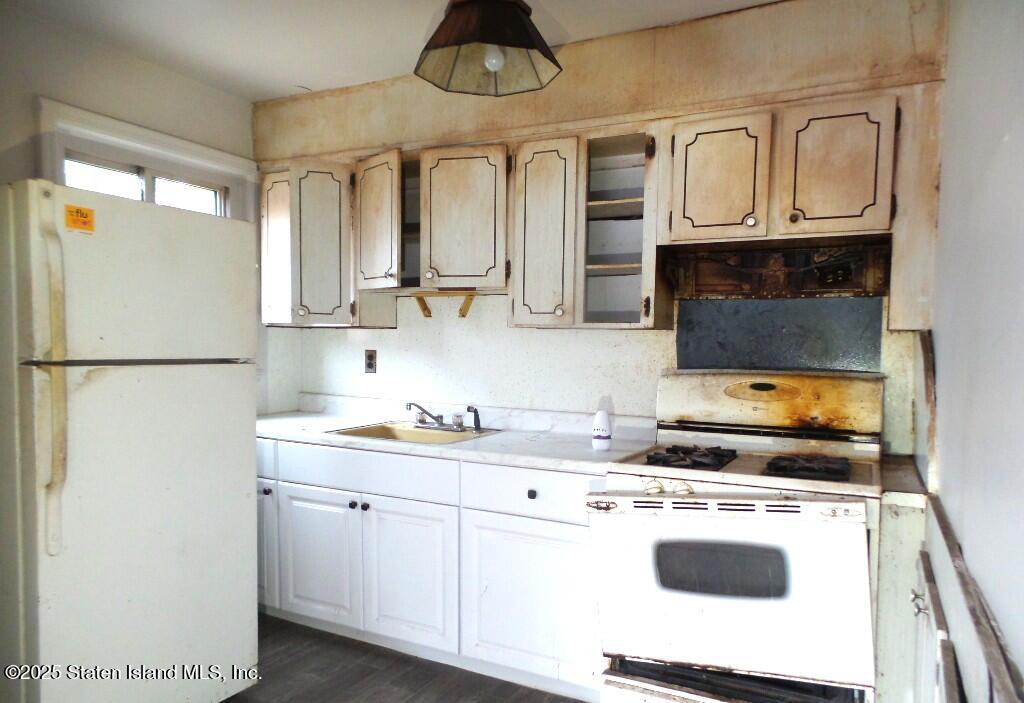 89 Park Hill Court, Staten Island, NY, 10304 image 7