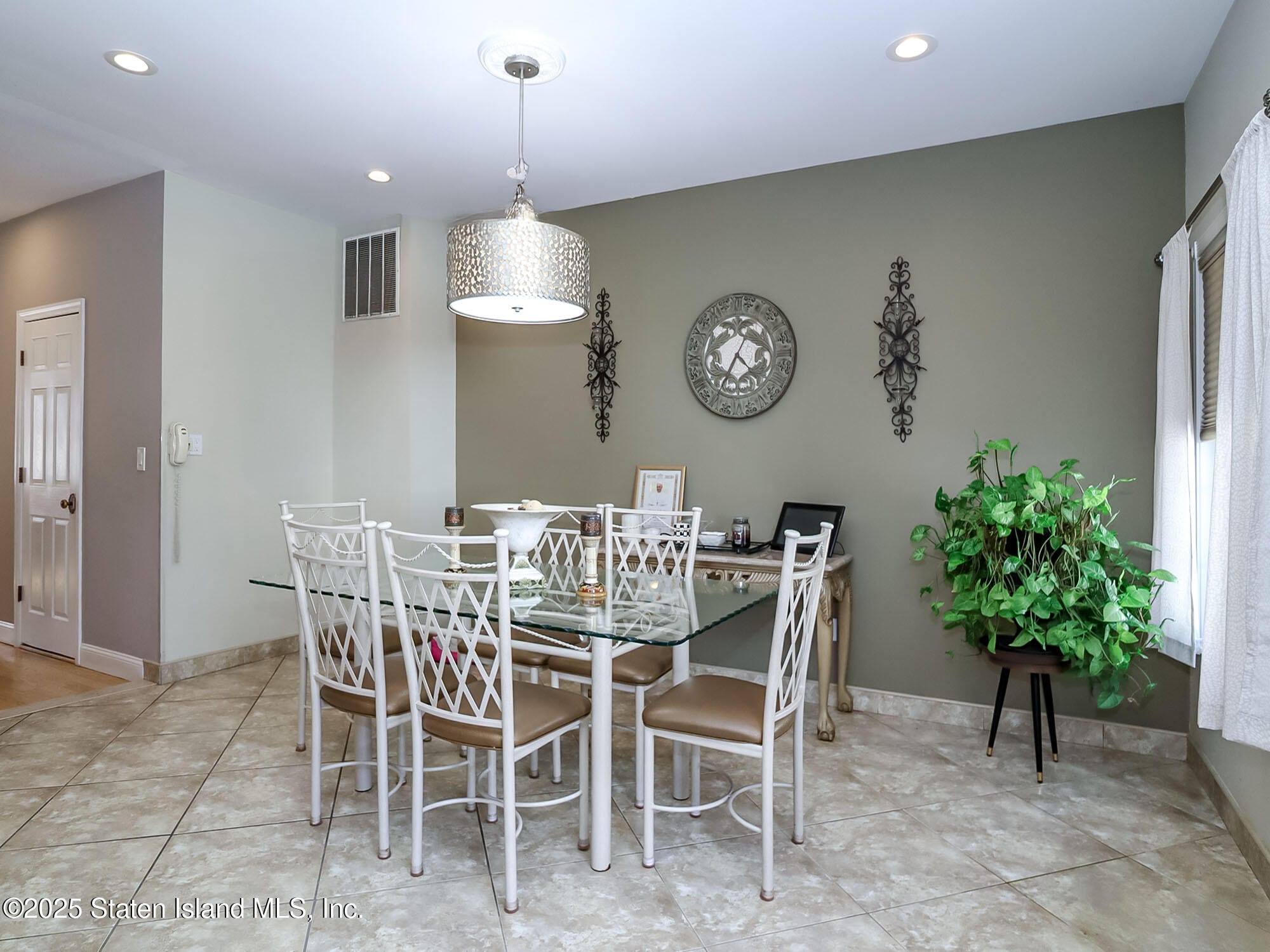 267 Woods Of Arden Road, Staten Island, NY, 10312 image 16