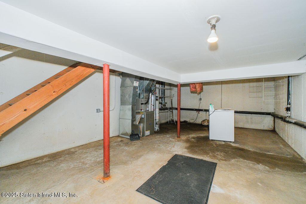 63 Avon Lane, Staten Island, NY, 10314 image 16