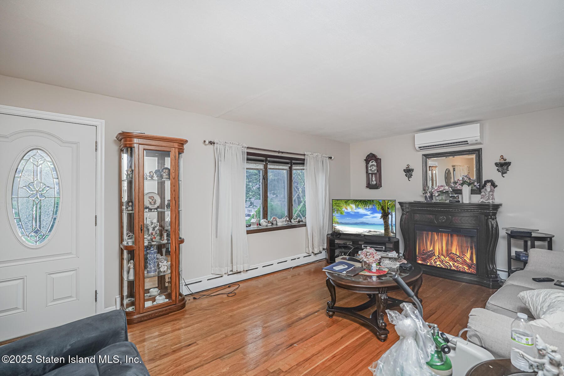 103 Acacia Avenue Image 5