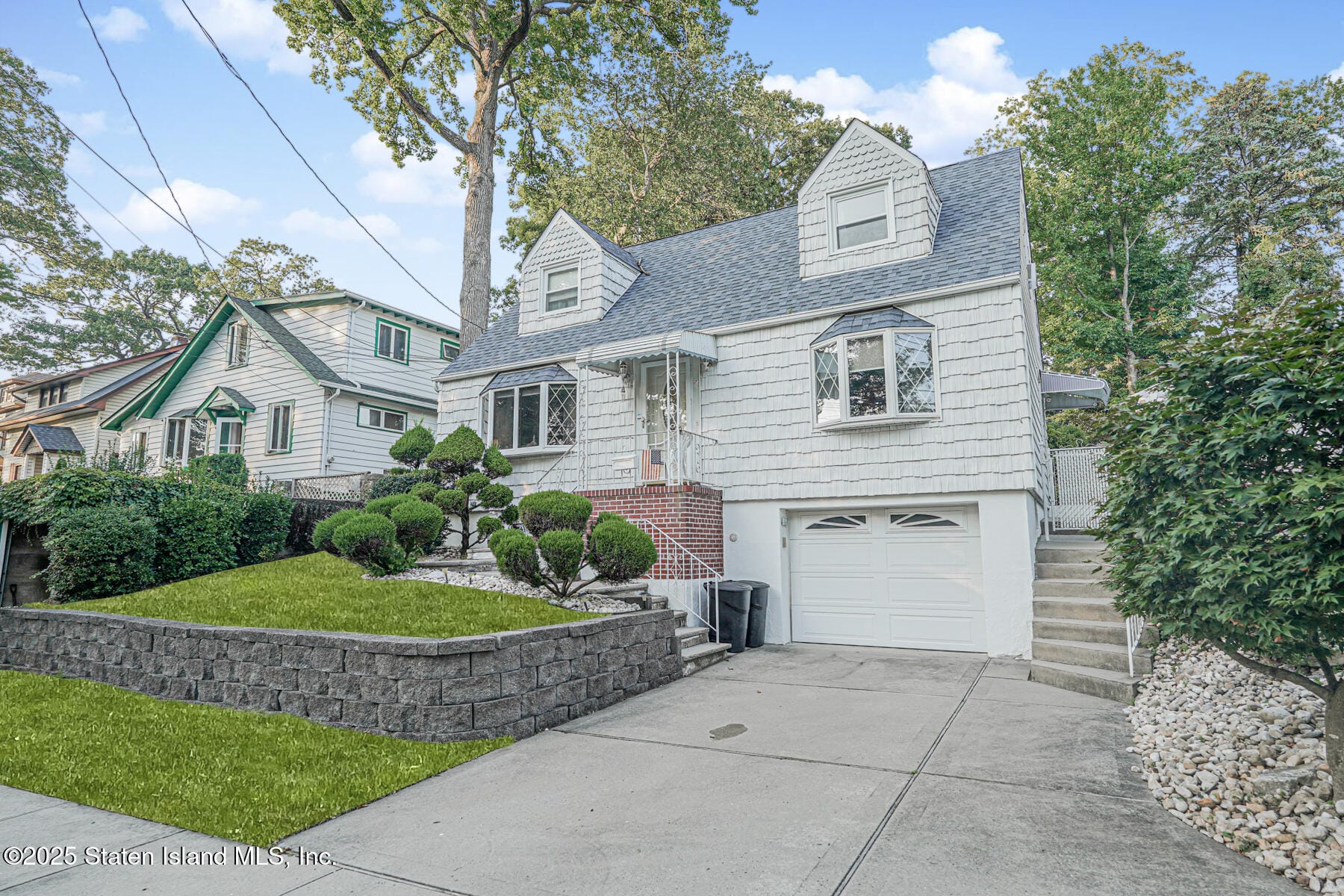 103 Acacia Avenue Image 1