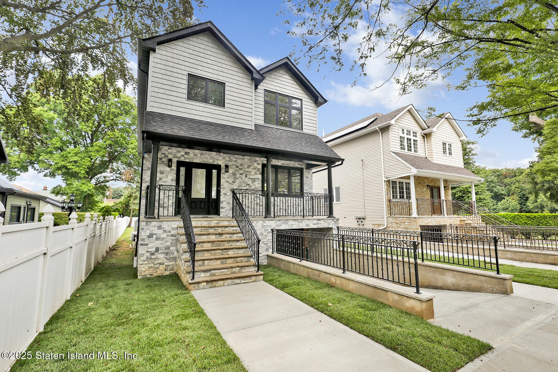 152 Clinton Avenue Image 1