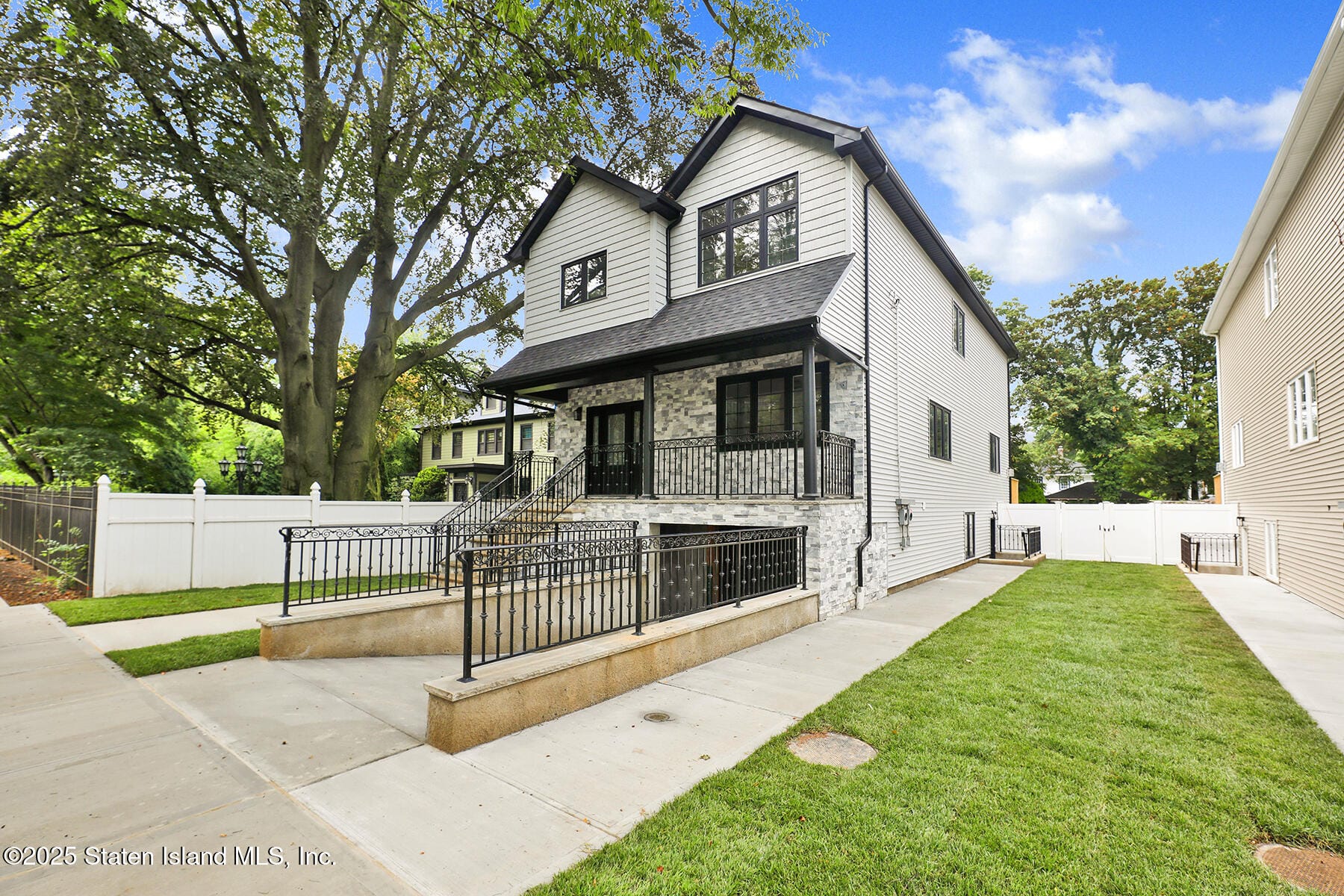 152 Clinton Avenue Image 3